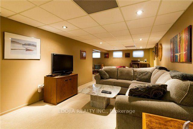 Photo 16 of 140 Bay Thorn Drive, Markham, Royal Orchard — HOMEH