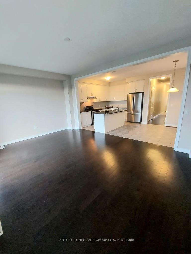 Photo 4 of 29 Bayonne Drive N, Hamilton, Stoney Creek Mountain — HOMEH