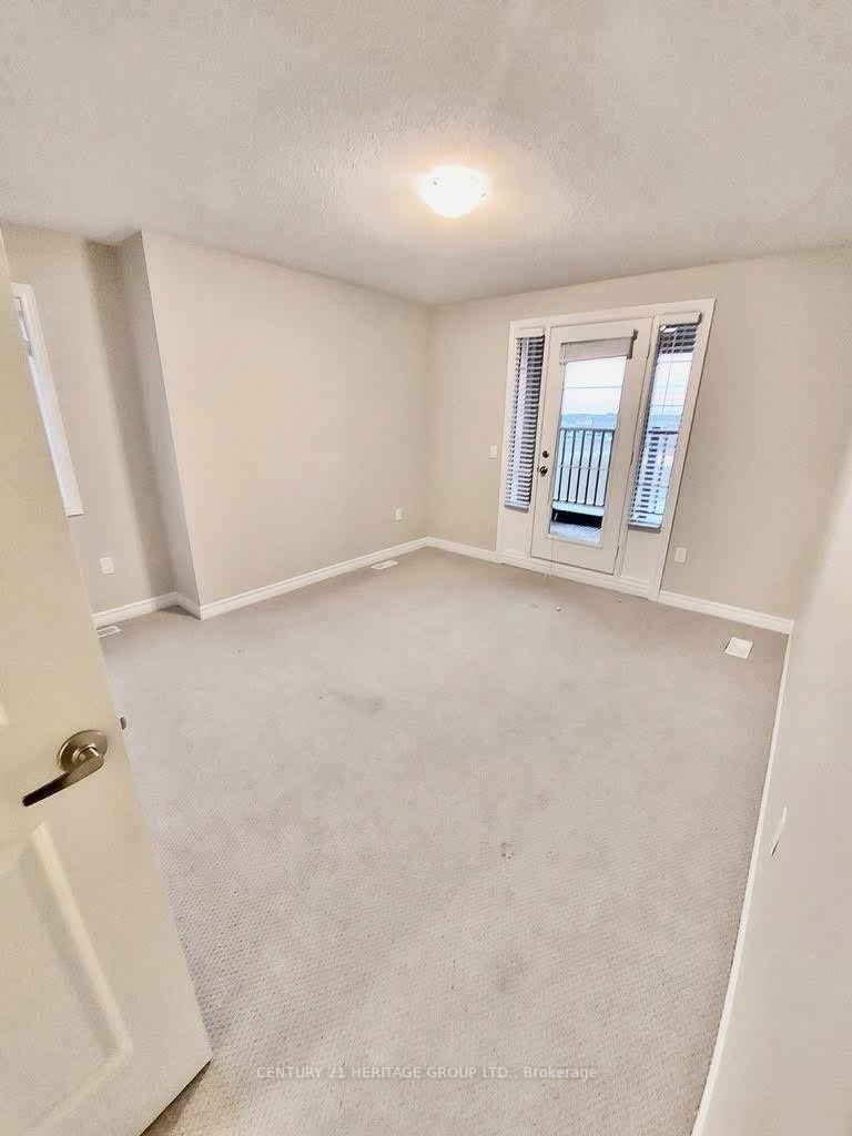 Photo 7 of 29 Bayonne Drive N, Hamilton, Stoney Creek Mountain — HOMEH