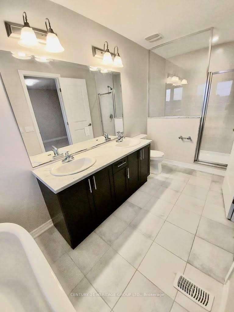 Photo 13 of 29 Bayonne Drive N, Hamilton, Stoney Creek Mountain — HOMEH