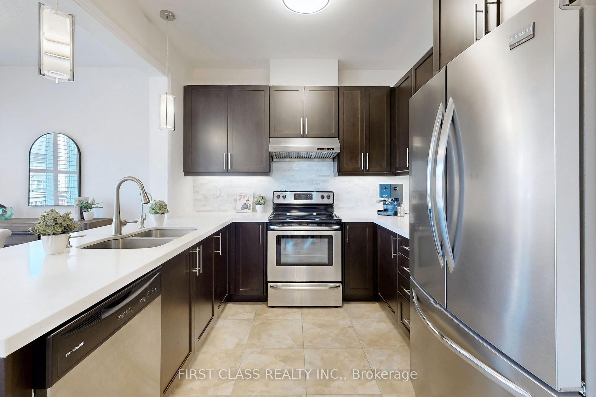 Photo 8 of 157 William Bartlett Drive, Markham, Berczy — HOMEH