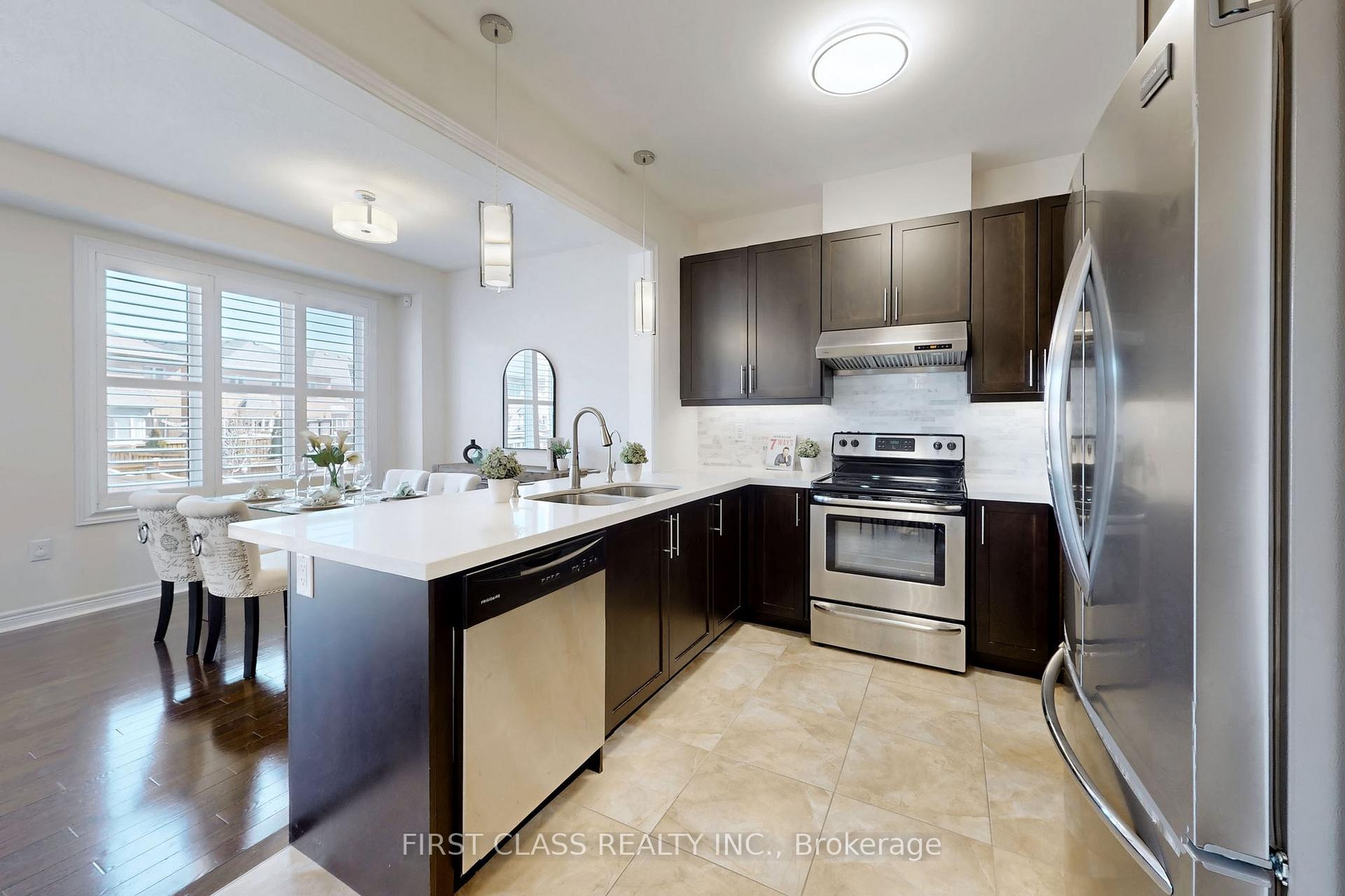 Photo 11 of 157 William Bartlett Drive, Markham, Berczy — HOMEH