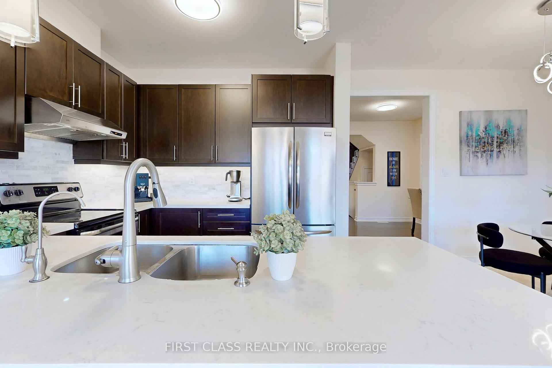 Photo 12 of 157 William Bartlett Drive, Markham, Berczy — HOMEH