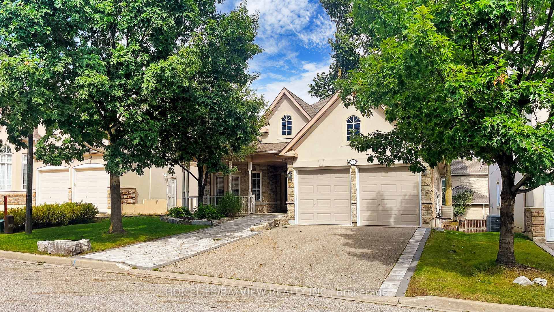 Front of 19 Warden Woods Court