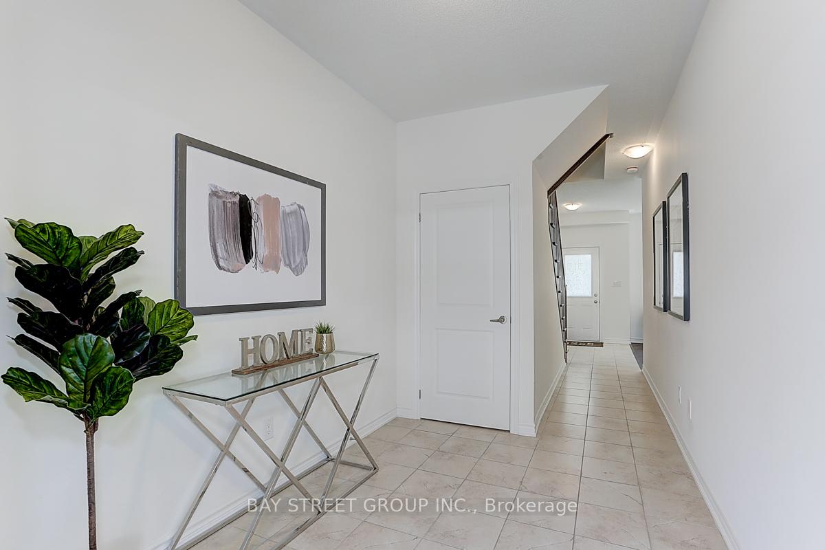 Photo 3 of 76 Chicago Lane, Markham, Wismer — HOMEH
