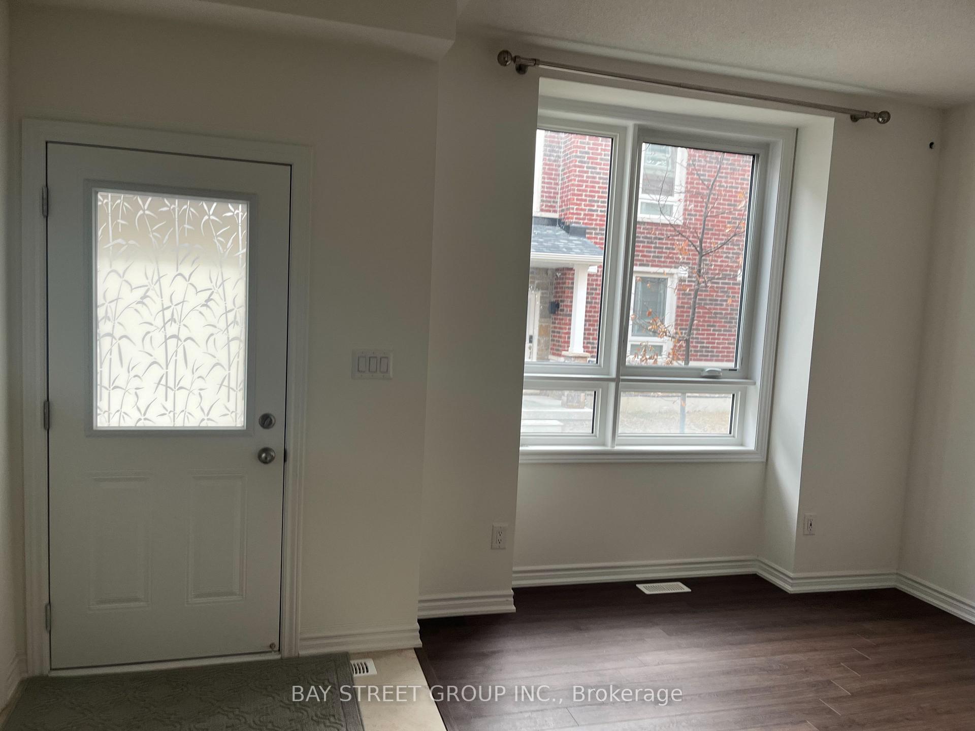 Photo 4 of 76 Chicago Lane, Markham, Wismer — HOMEH