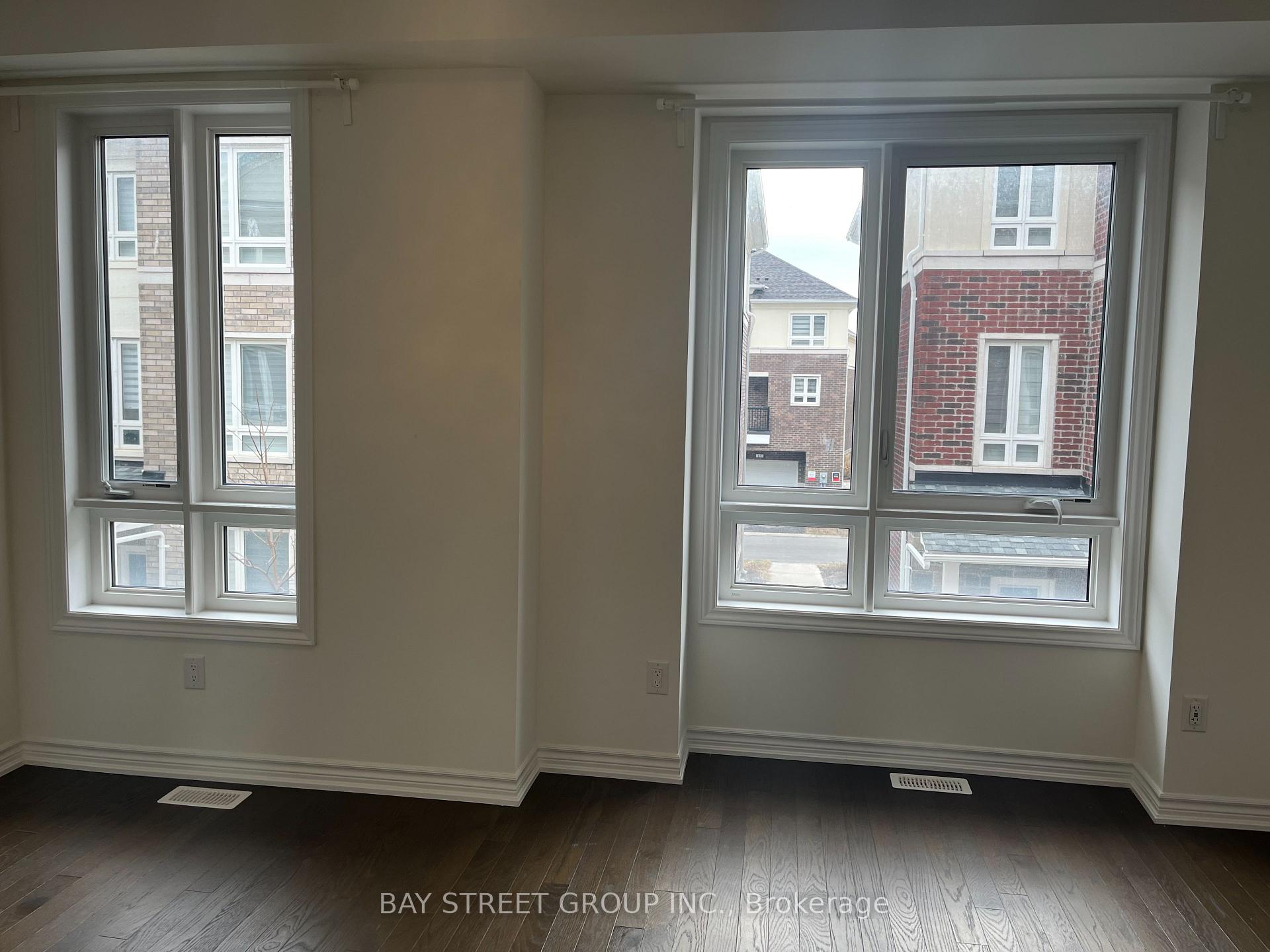 Photo 8 of 76 Chicago Lane, Markham, Wismer — HOMEH