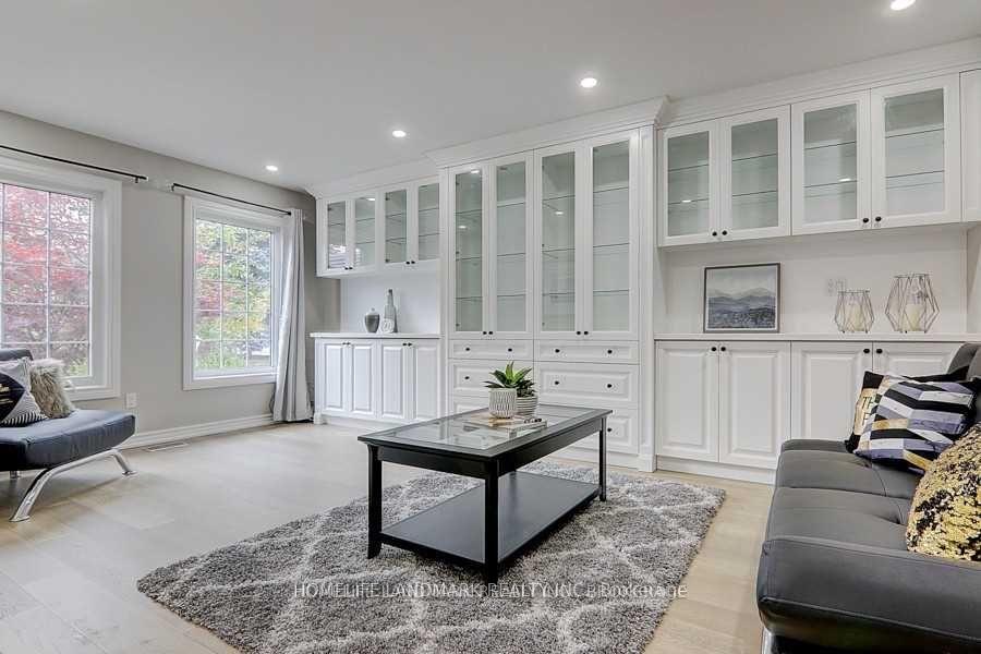 Photo 2 of 41 Carnforth Drive, Markham, Unionville — HOMEH