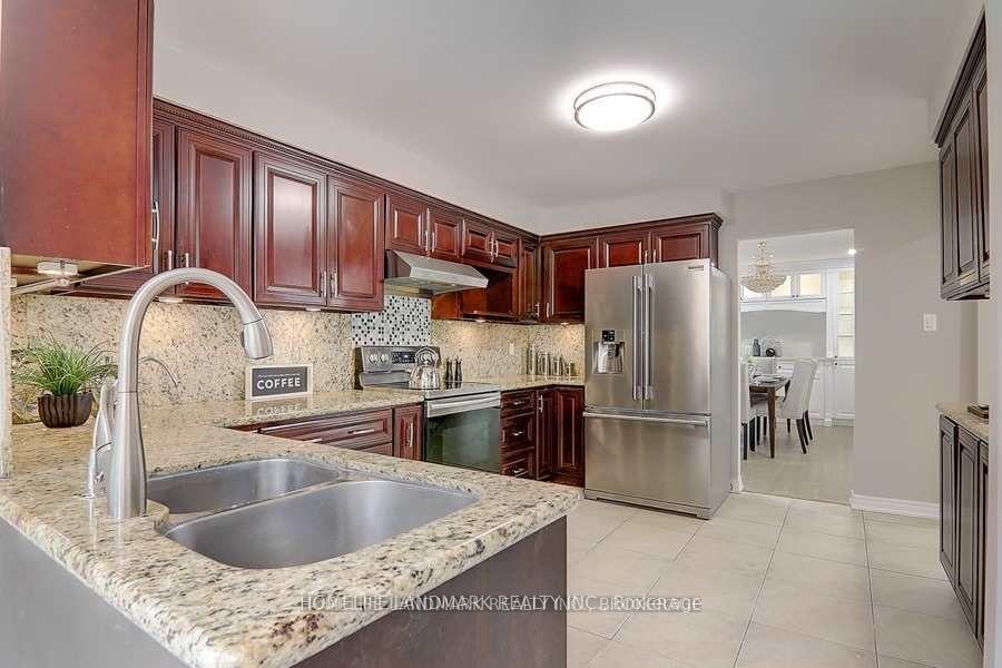 Photo 5 of 41 Carnforth Drive, Markham, Unionville — HOMEH