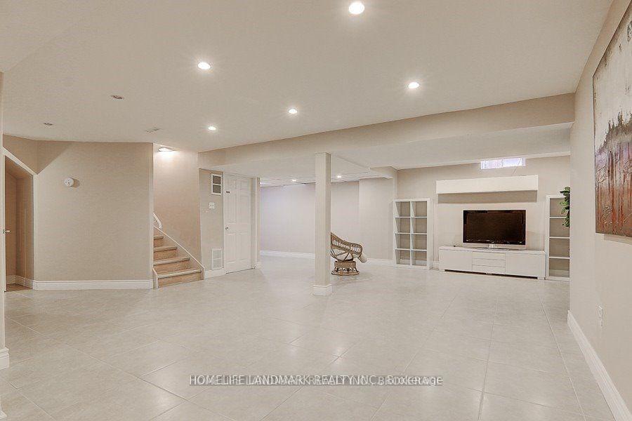 Photo 22 of 41 Carnforth Drive, Markham, Unionville — HOMEH