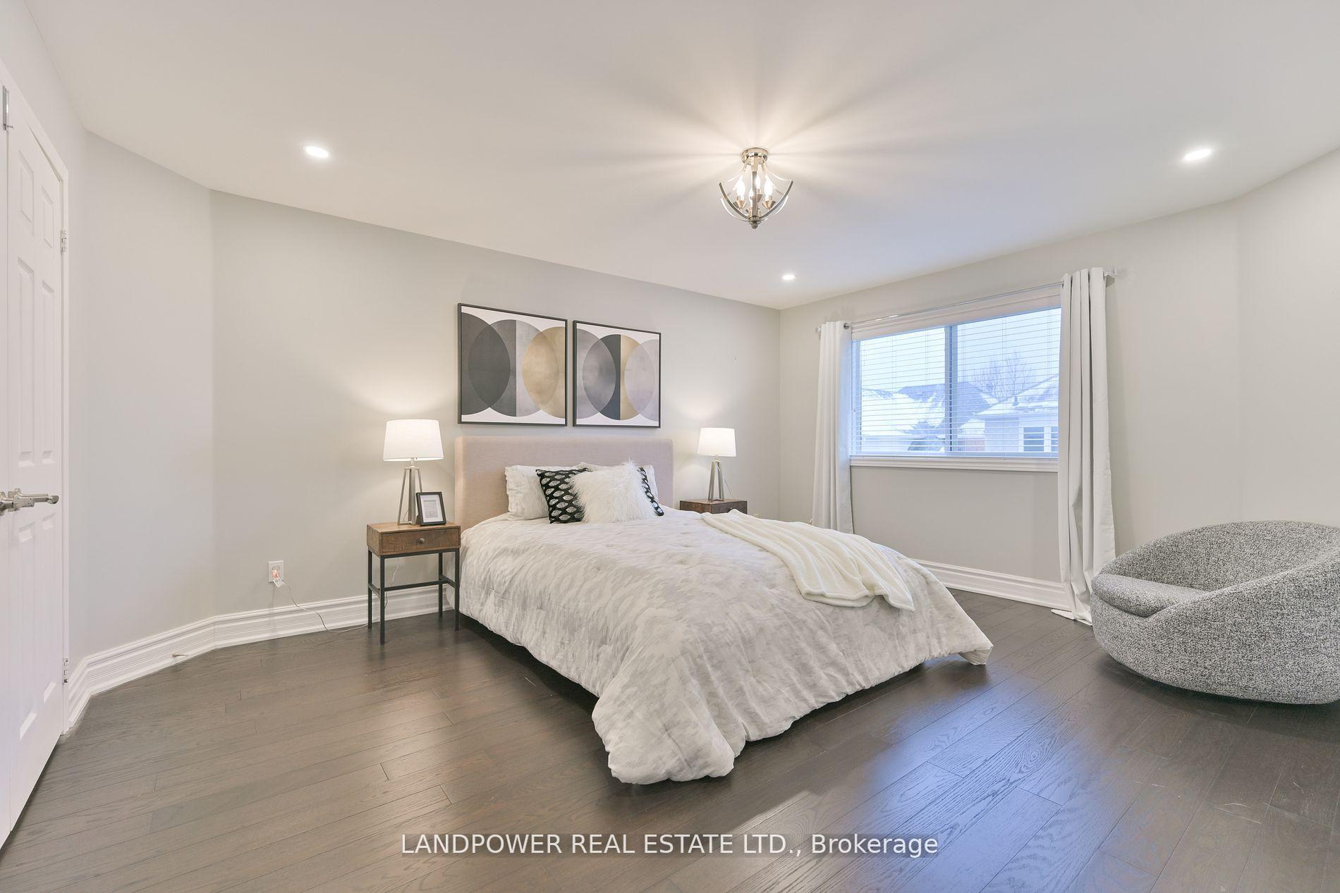 Photo 5 of 6 Tower Bridge Crescent, Markham, Berczy — HOMEH