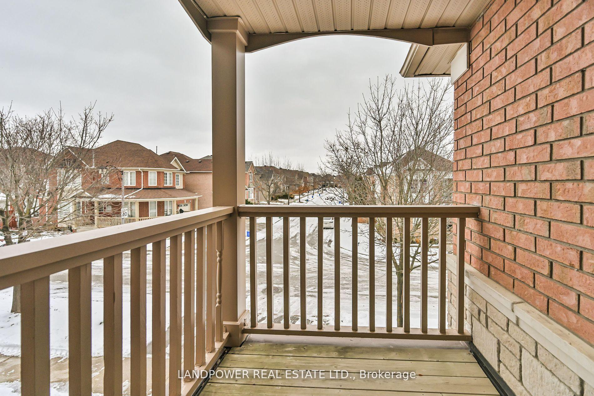 Photo 12 of 6 Tower Bridge Crescent, Markham, Berczy — HOMEH