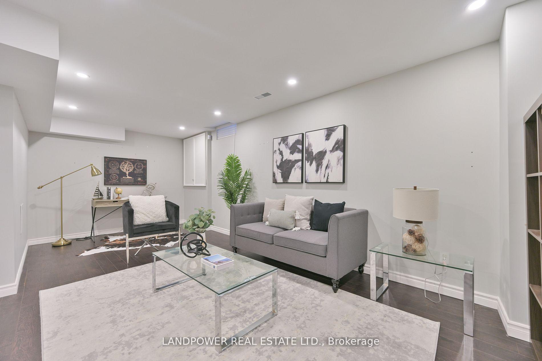 Photo 17 of 6 Tower Bridge Crescent, Markham, Berczy — HOMEH