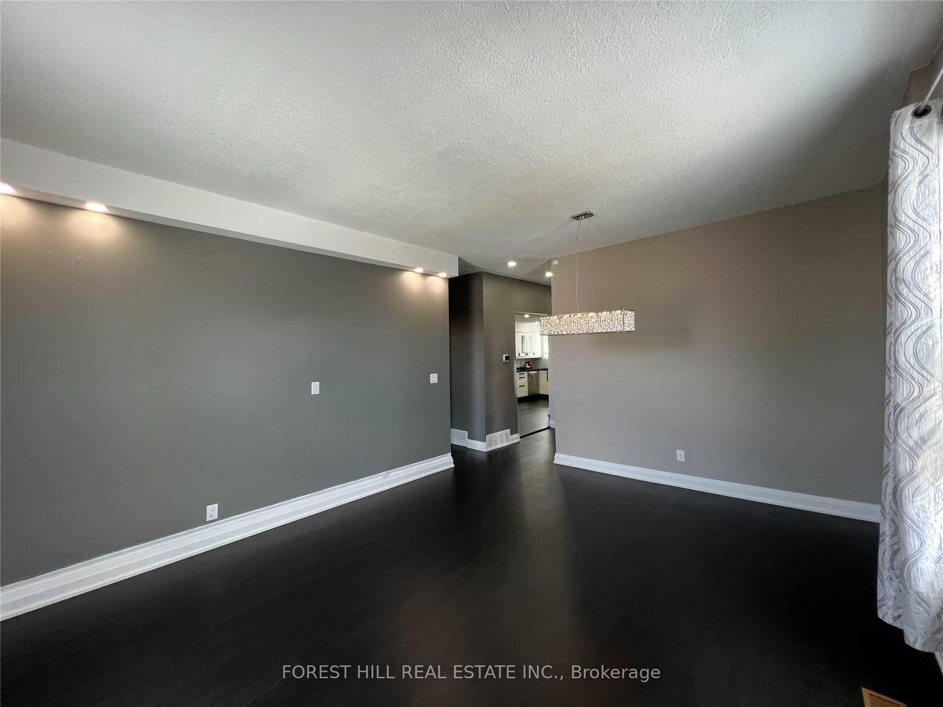 Photo 4 of Unit Upper, 136 Main Street E, Milton, Old Milton — HOMEH