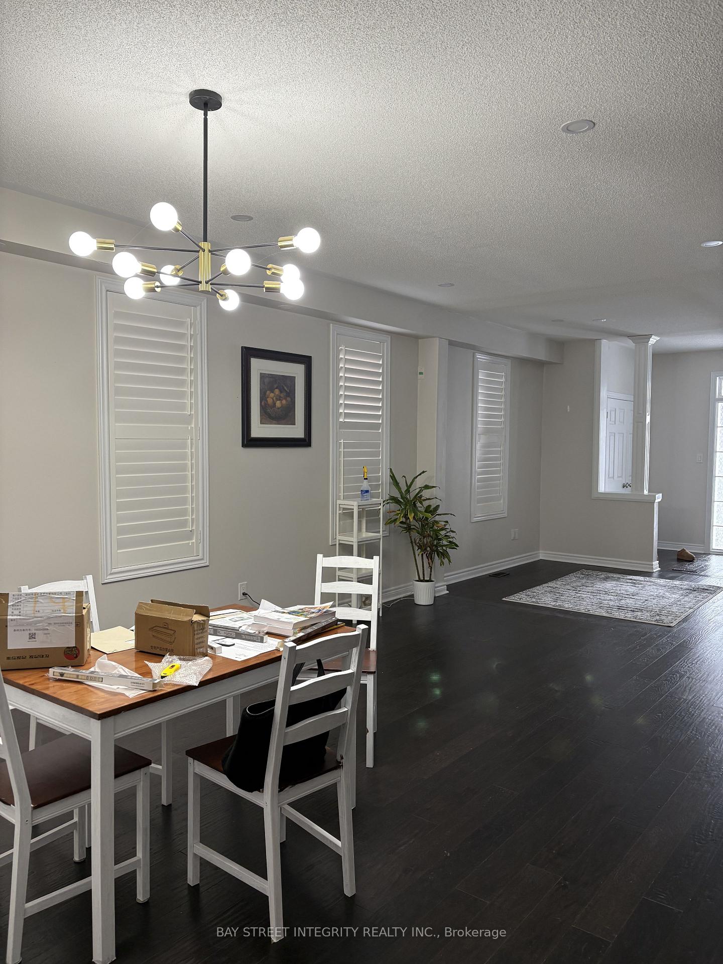 Photo 3 of 12 Corduroy Road, Markham, Victoria Manor-Jennings Gate — HOMEH