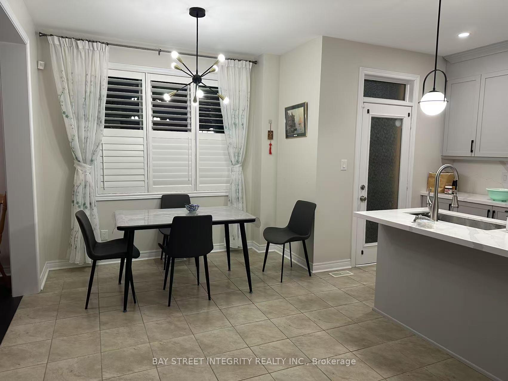 Photo 7 of 12 Corduroy Road, Markham, Victoria Manor-Jennings Gate — HOMEH