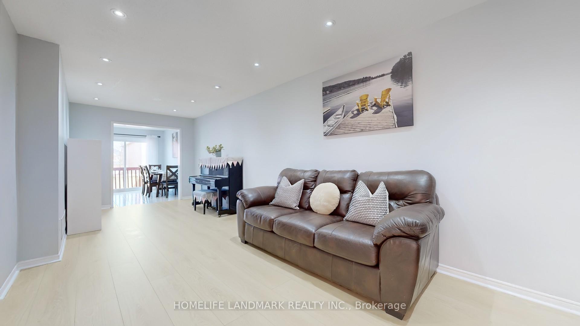 Photo 10 of 165 Doubtfire Crescent, Markham, Middlefield — HOMEH