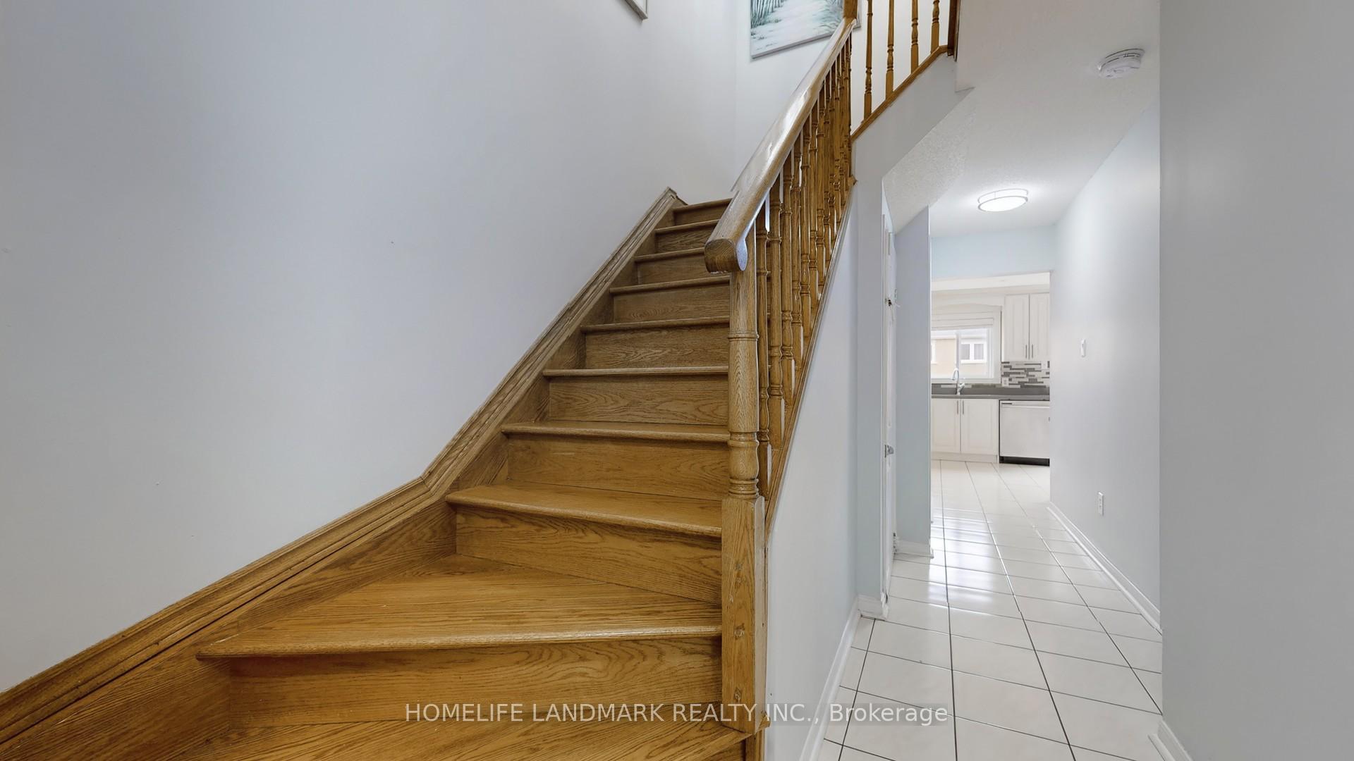 Photo 17 of 165 Doubtfire Crescent, Markham, Middlefield — HOMEH