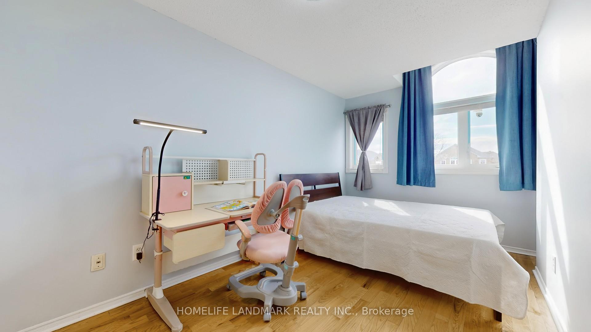Photo 23 of 165 Doubtfire Crescent, Markham, Middlefield — HOMEH