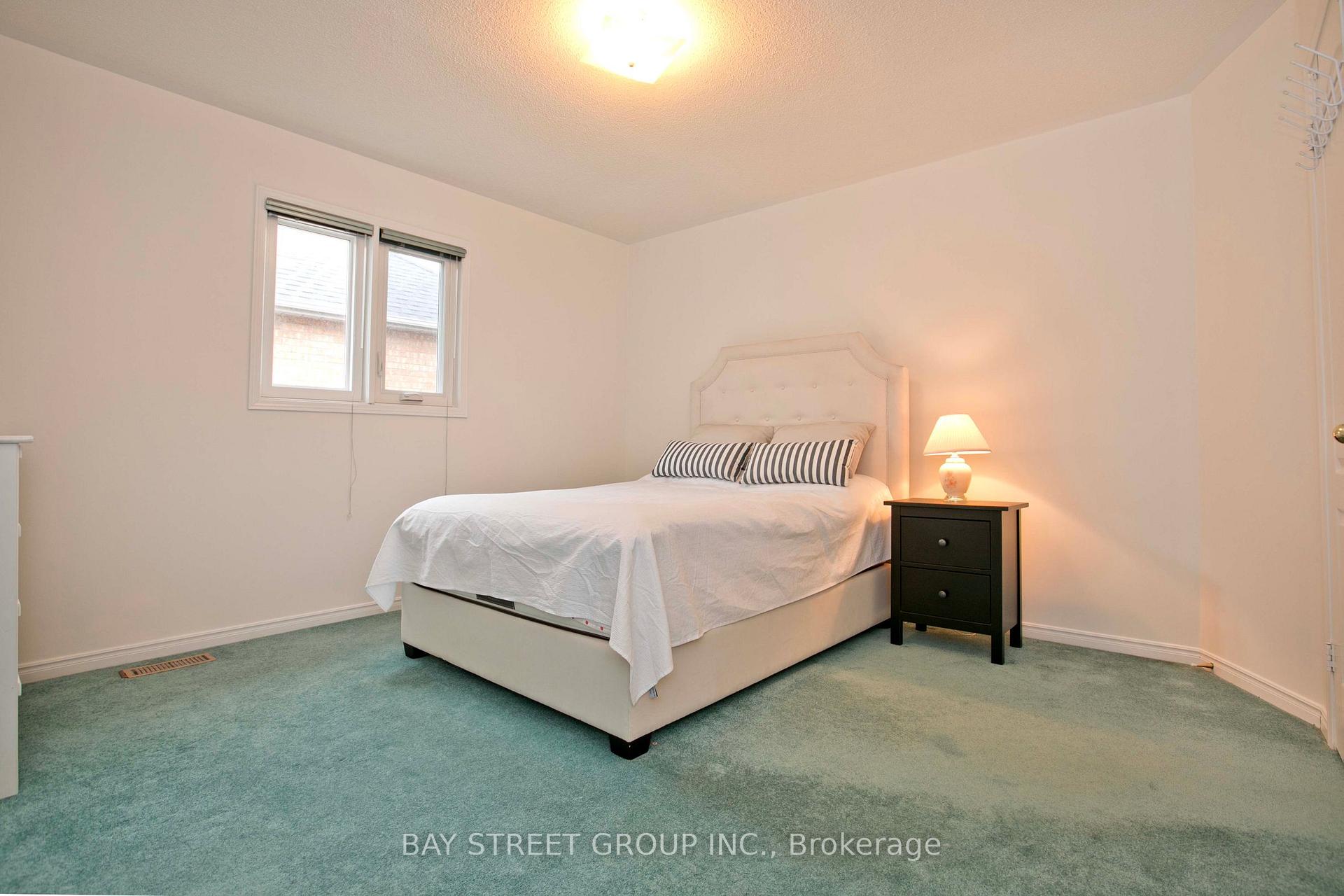 Photo 10 of 29 Webber Crescent, Markham, Unionville — HOMEH