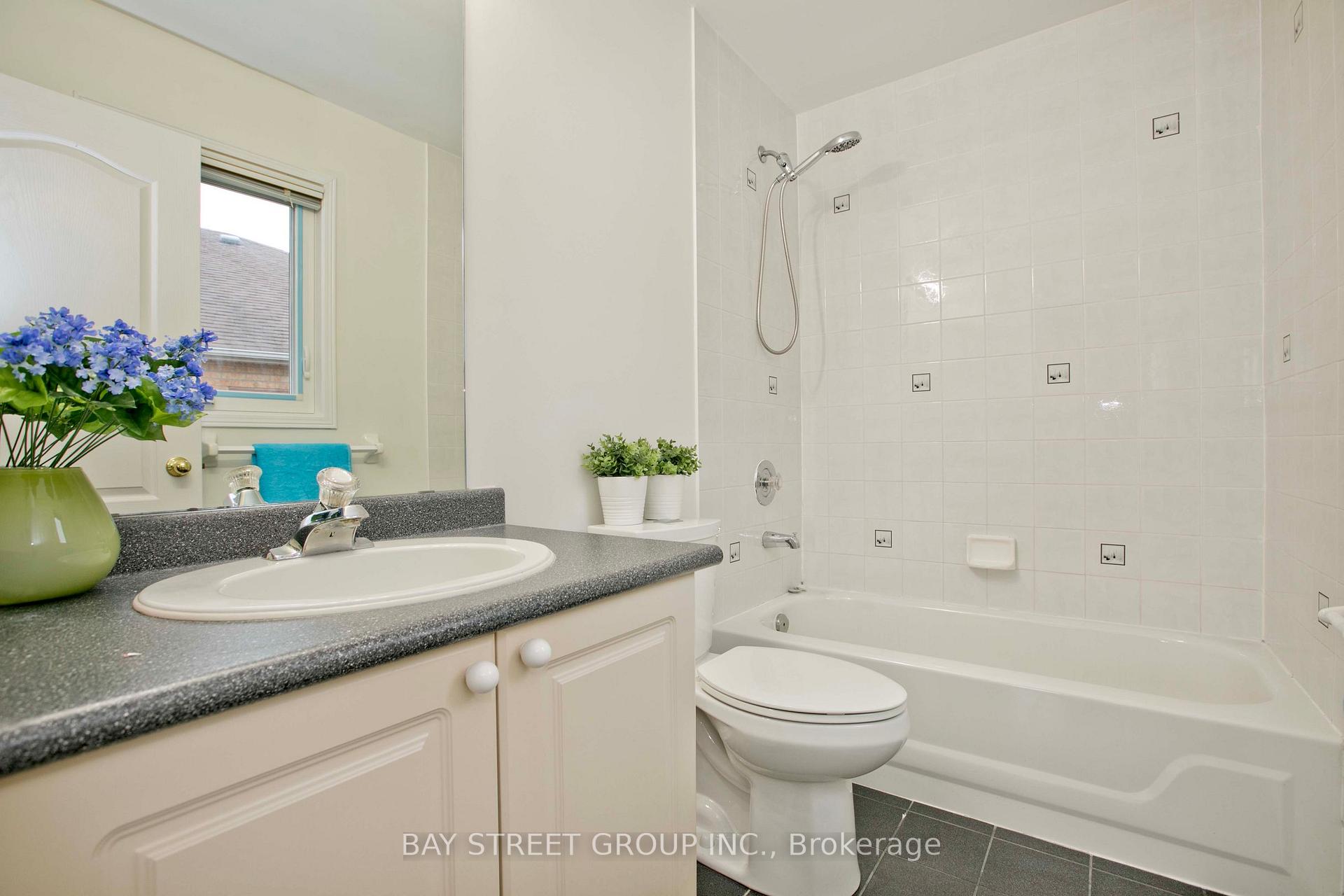 Photo 13 of 29 Webber Crescent, Markham, Unionville — HOMEH