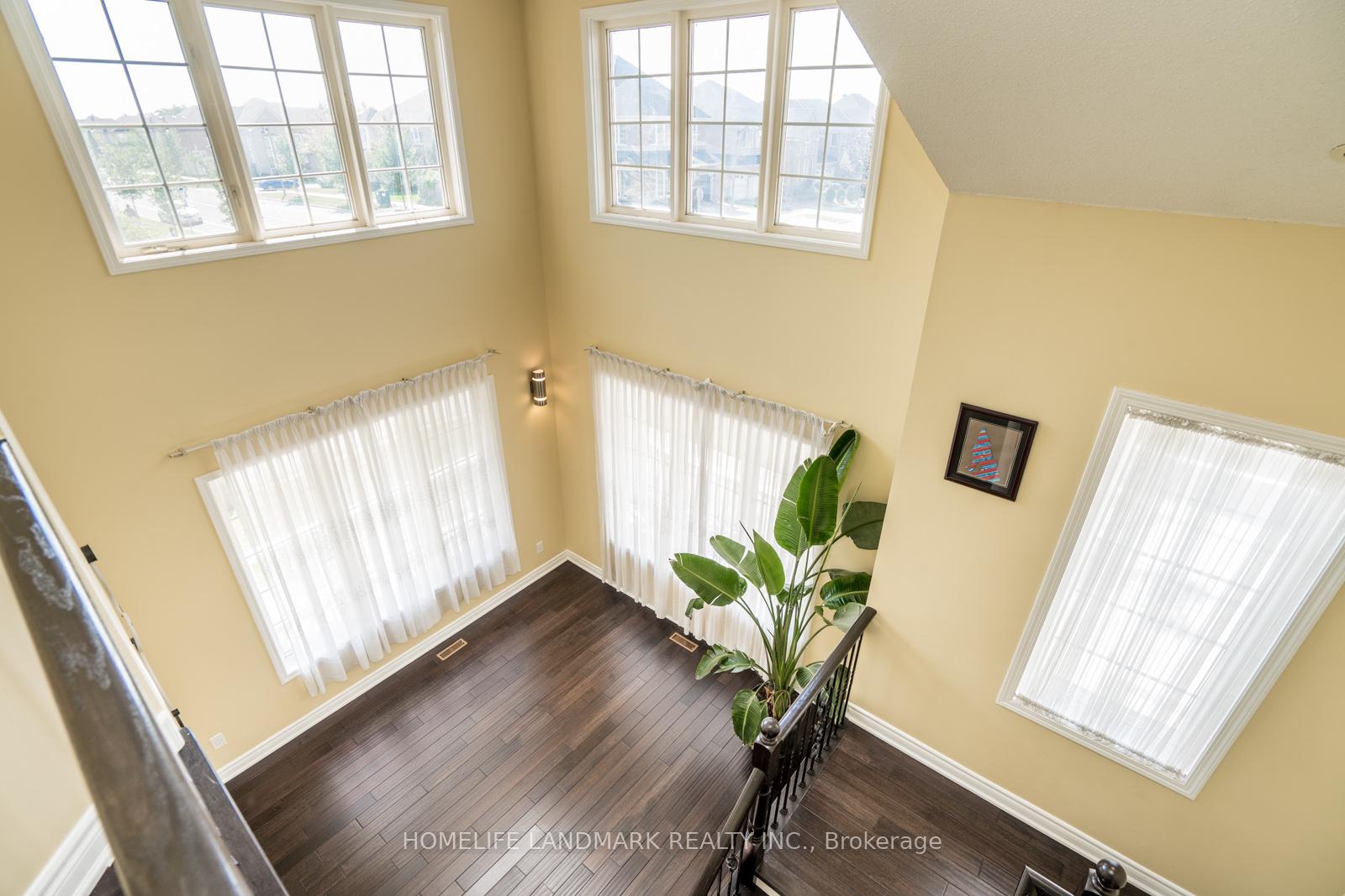 Photo 3 of 603 William Berczy Boulevard, Markham, Berczy — HOMEH