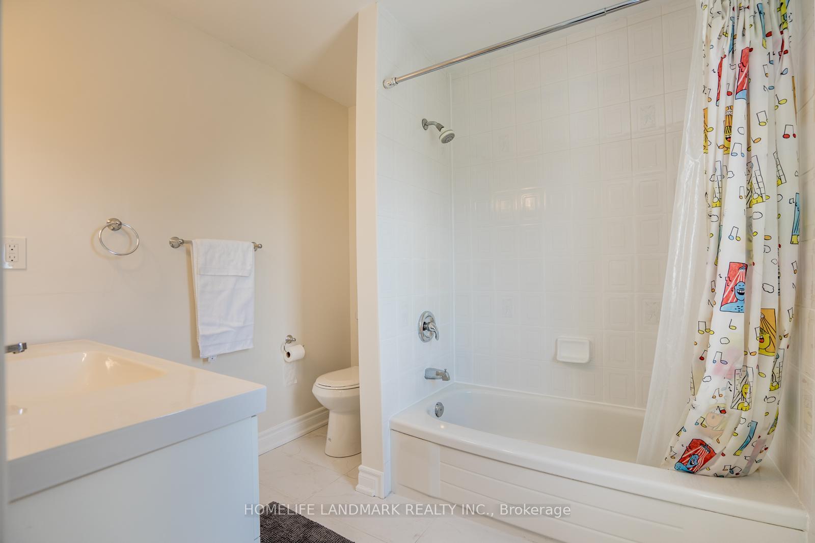 Photo 11 of 603 William Berczy Boulevard, Markham, Berczy — HOMEH