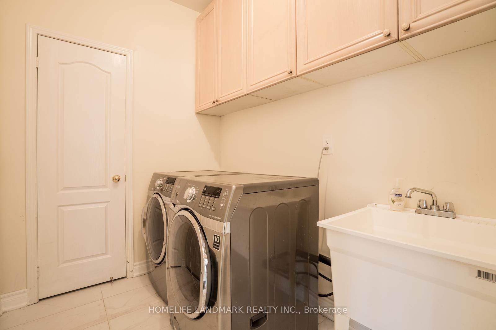 Photo 18 of 603 William Berczy Boulevard, Markham, Berczy — HOMEH