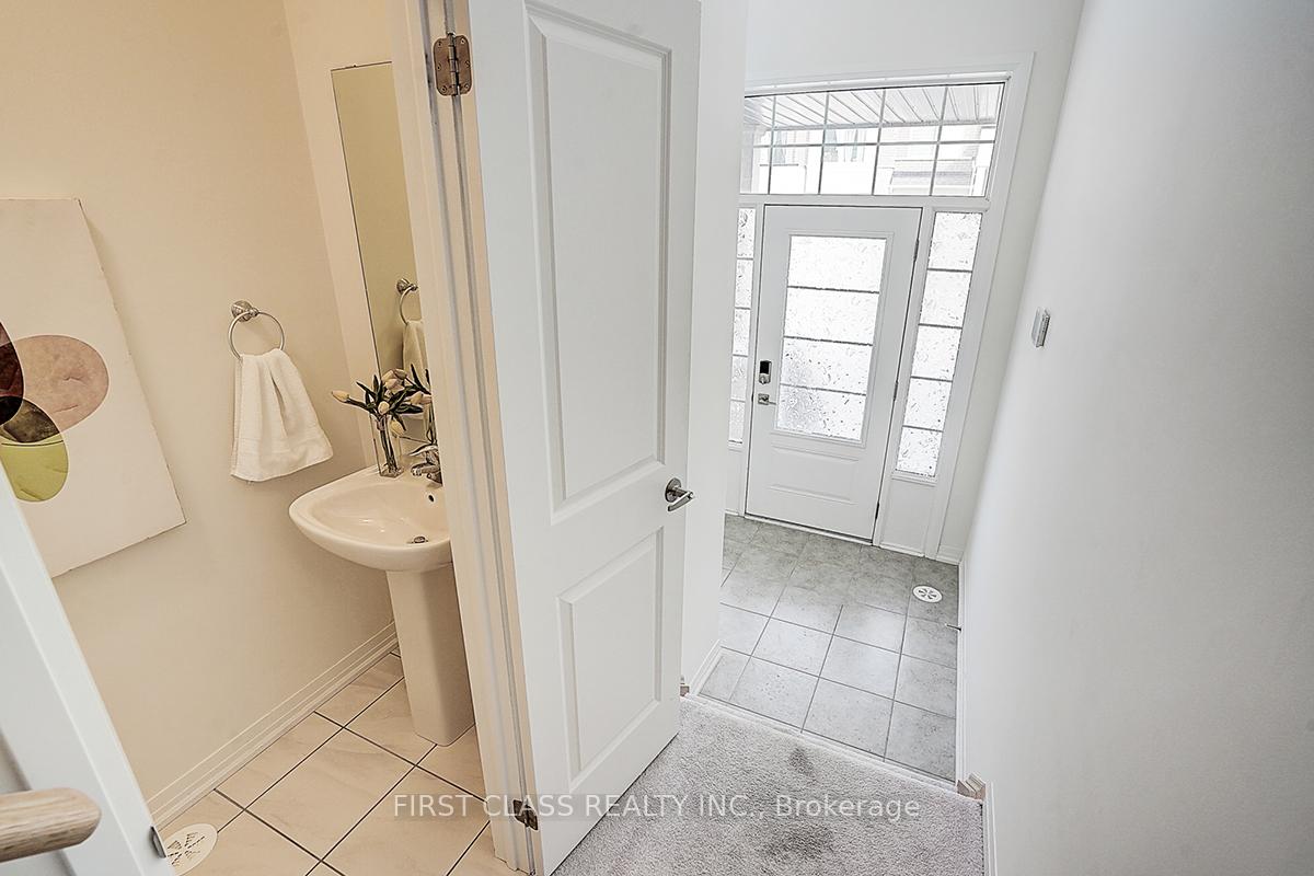 Photo 5 of 30 Sissons Way, Markham, Cedar Grove — HOMEH