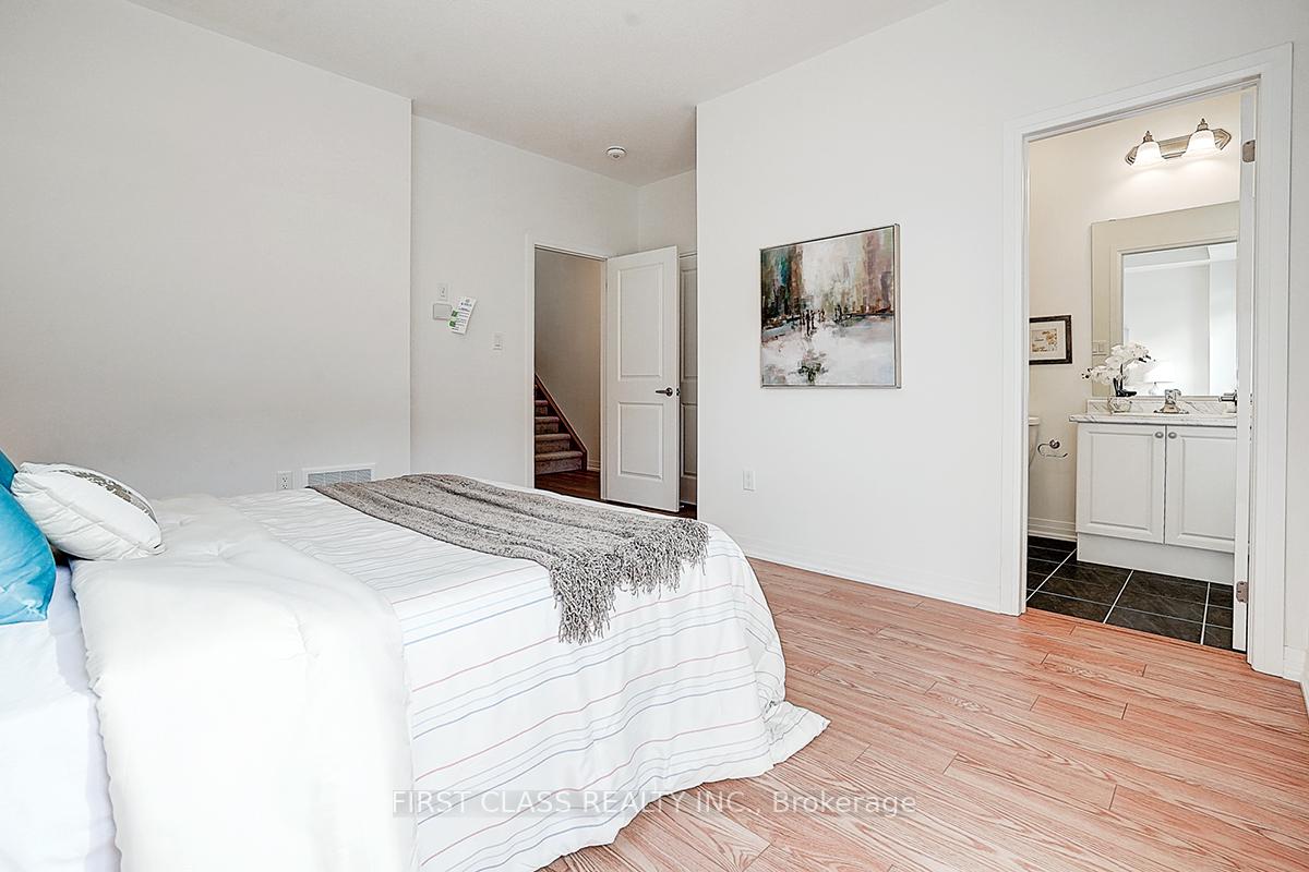 Photo 8 of 30 Sissons Way, Markham, Cedar Grove — HOMEH