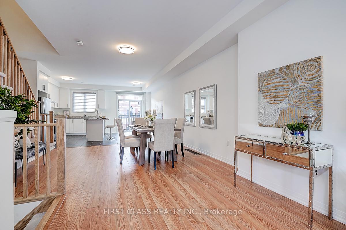 Photo 13 of 30 Sissons Way, Markham, Cedar Grove — HOMEH