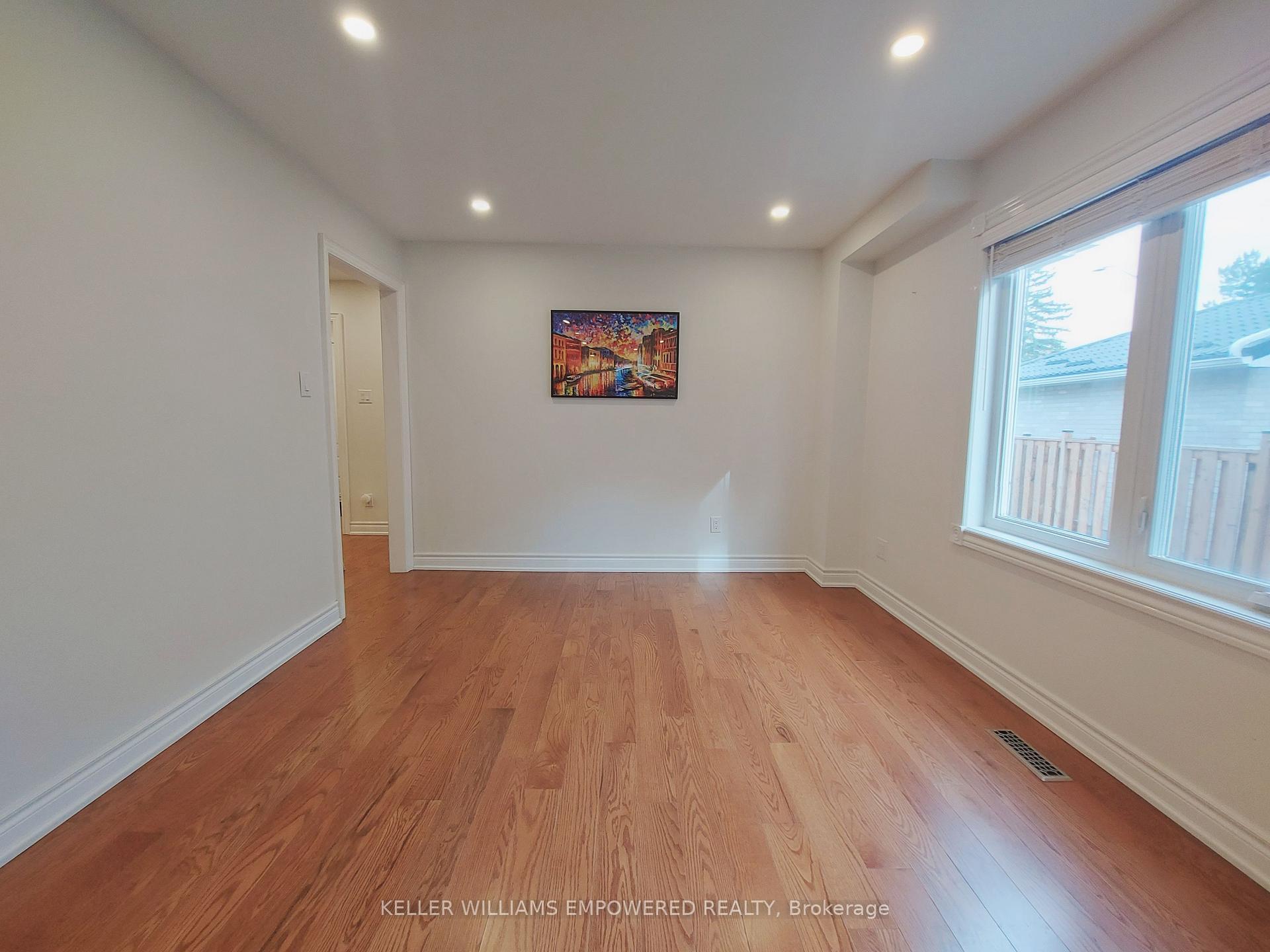 Photo 9 of 76 Mowatt Court, Markham, Thornlea — HOMEH