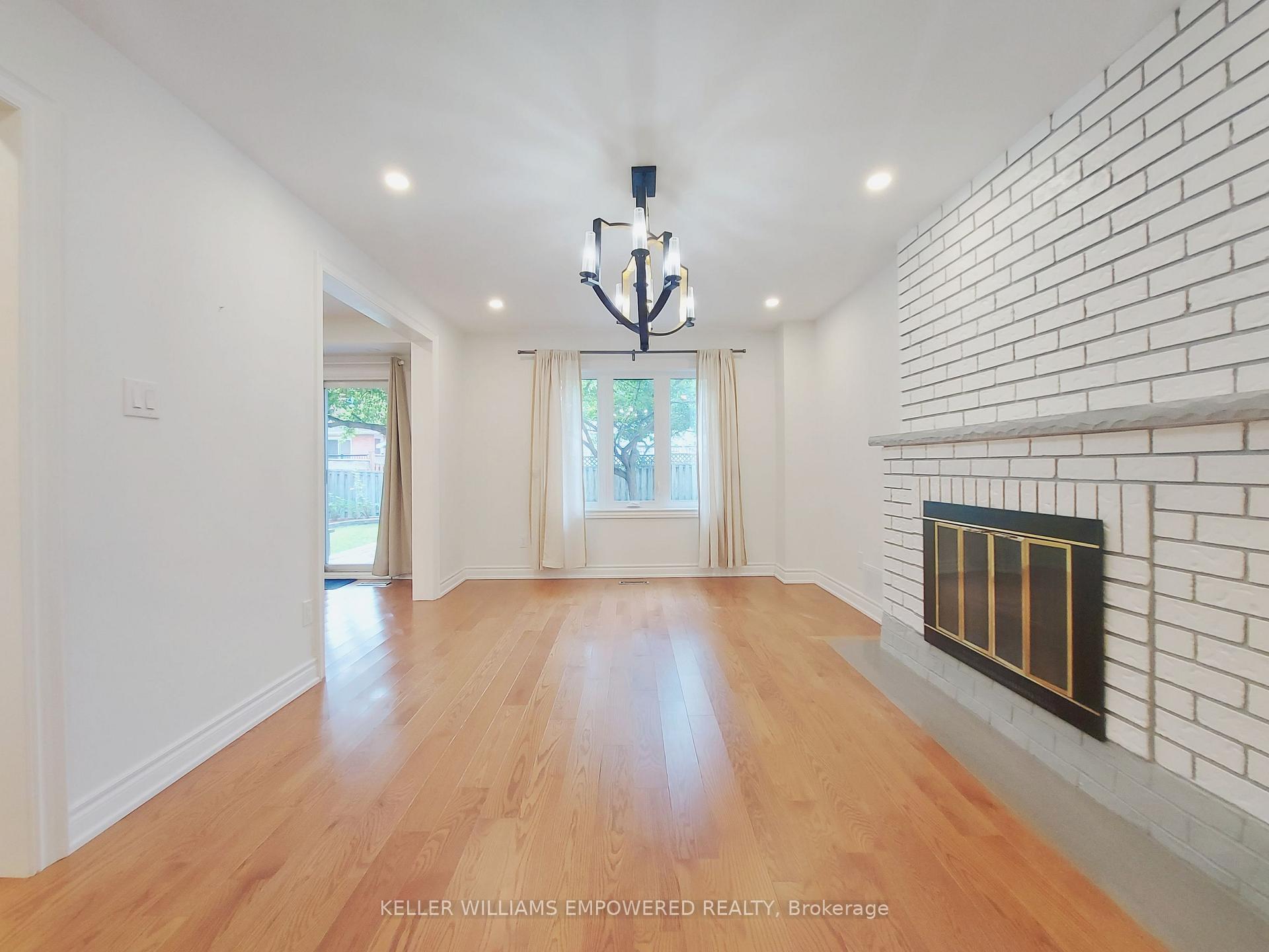 Photo 15 of 76 Mowatt Court, Markham, Thornlea — HOMEH