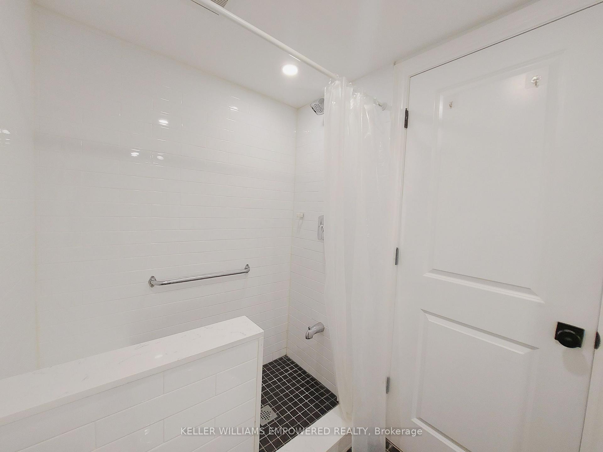 Photo 17 of 76 Mowatt Court, Markham, Thornlea — HOMEH