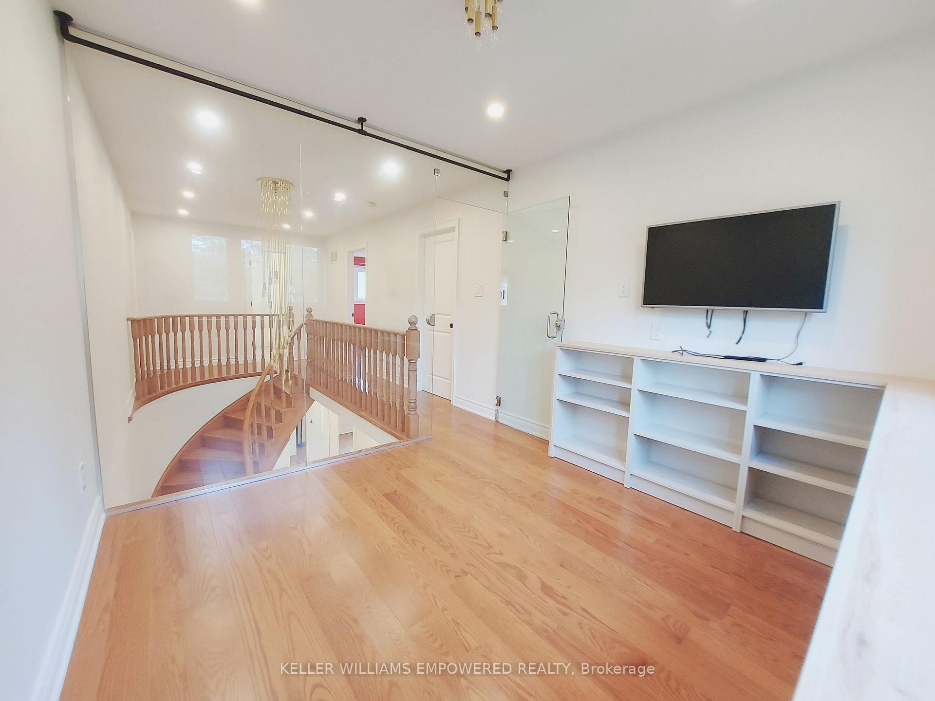 Photo 24 of 76 Mowatt Court, Markham, Thornlea — HOMEH