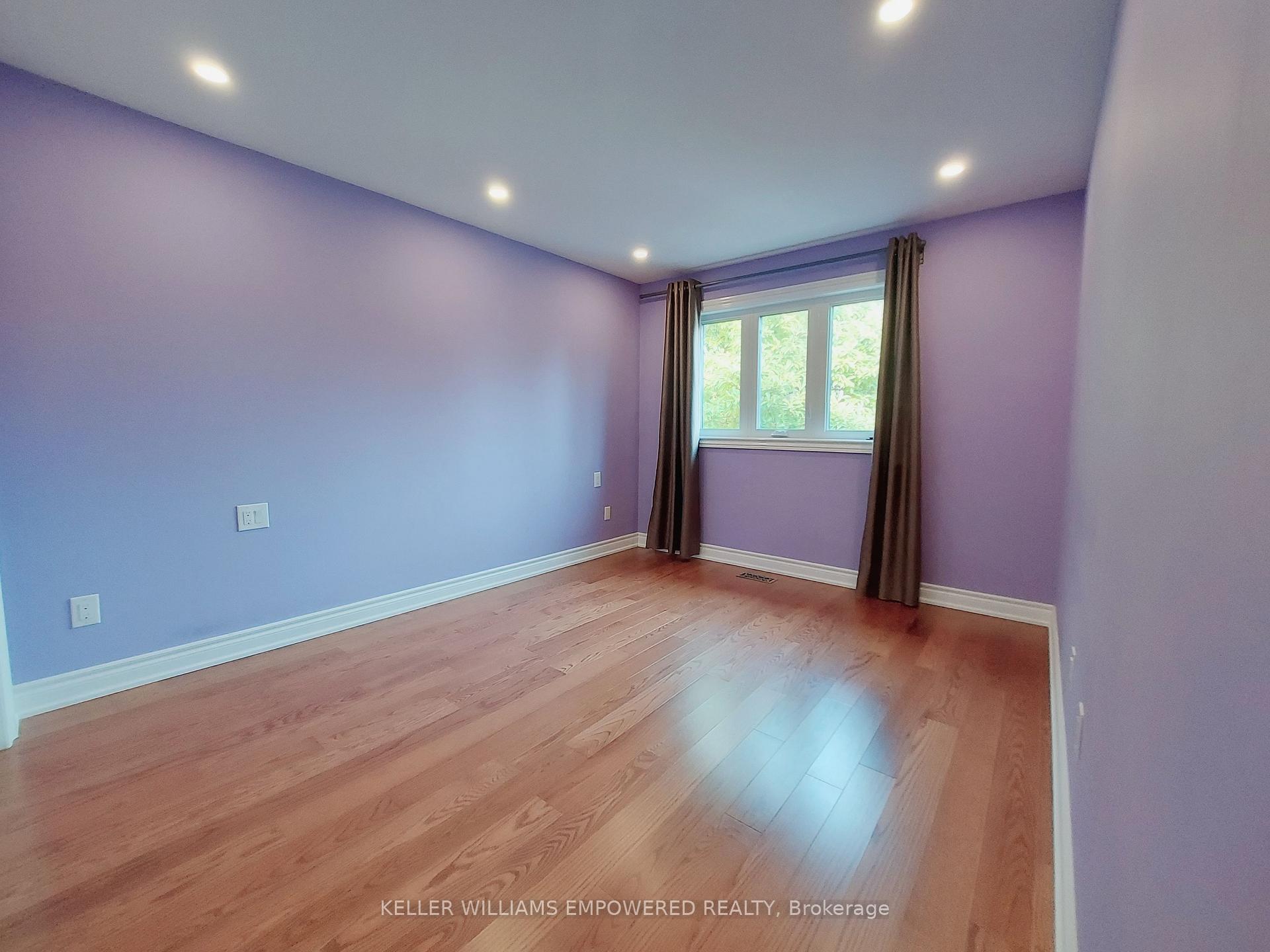 Photo 28 of 76 Mowatt Court, Markham, Thornlea — HOMEH