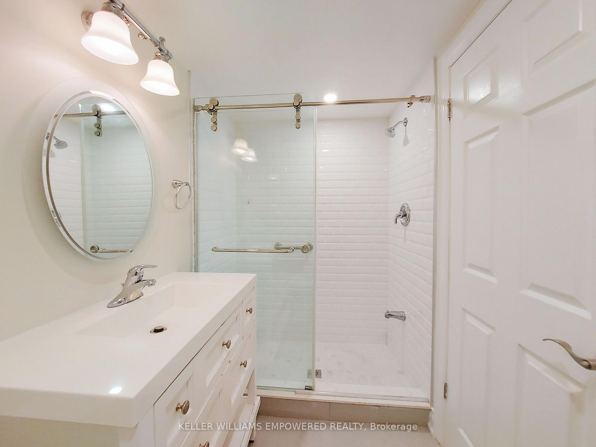 Photo 34 of 76 Mowatt Court, Markham, Thornlea — HOMEH