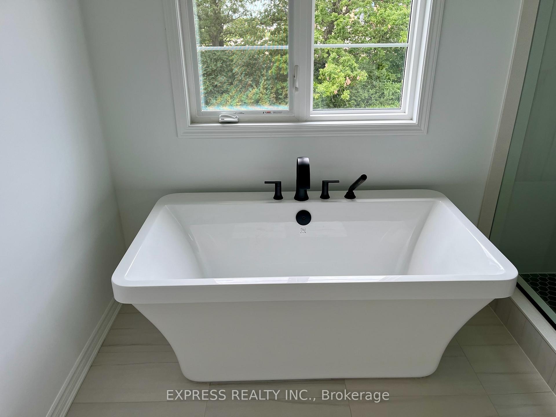 Photo 21 of 1275 Stirling Todd Crescent, Milton, Bowes — HOMEH