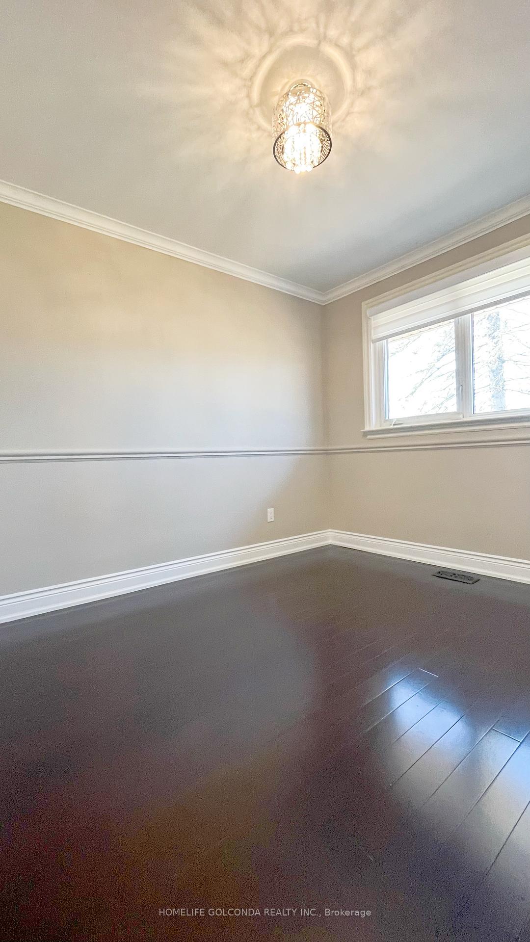 Photo 3 of 10 Willowgate Drive, Markham, Bullock — HOMEH