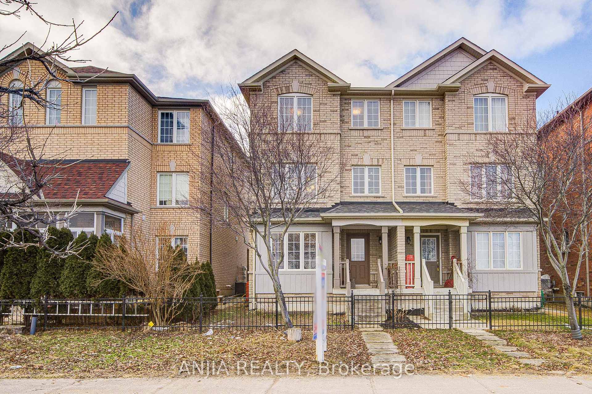 Photo 1 of 56 Old Oak Lane, Markham, Cornell — HOMEH