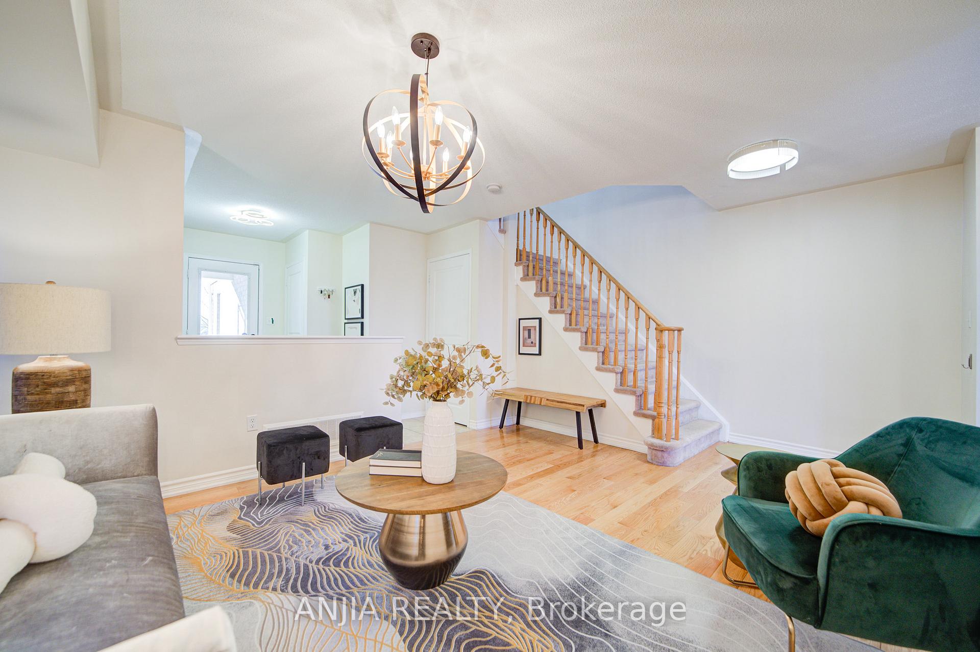 Photo 9 of 56 Old Oak Lane, Markham, Cornell — HOMEH