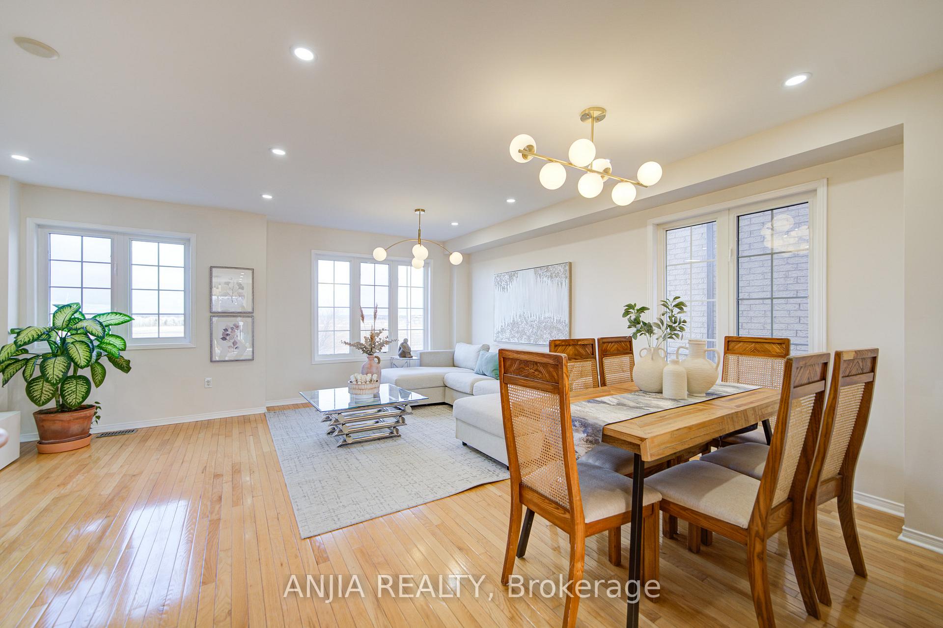 Photo 15 of 56 Old Oak Lane, Markham, Cornell — HOMEH