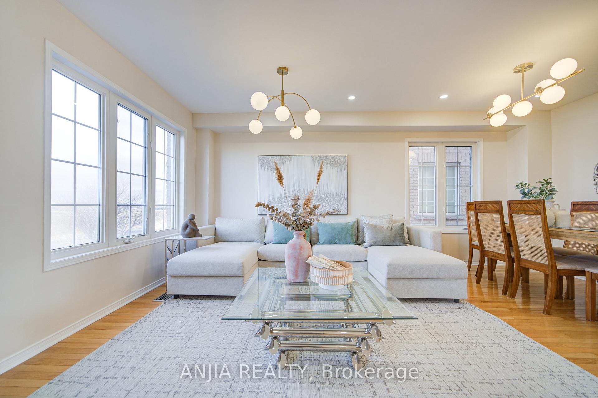Photo 17 of 56 Old Oak Lane, Markham, Cornell — HOMEH