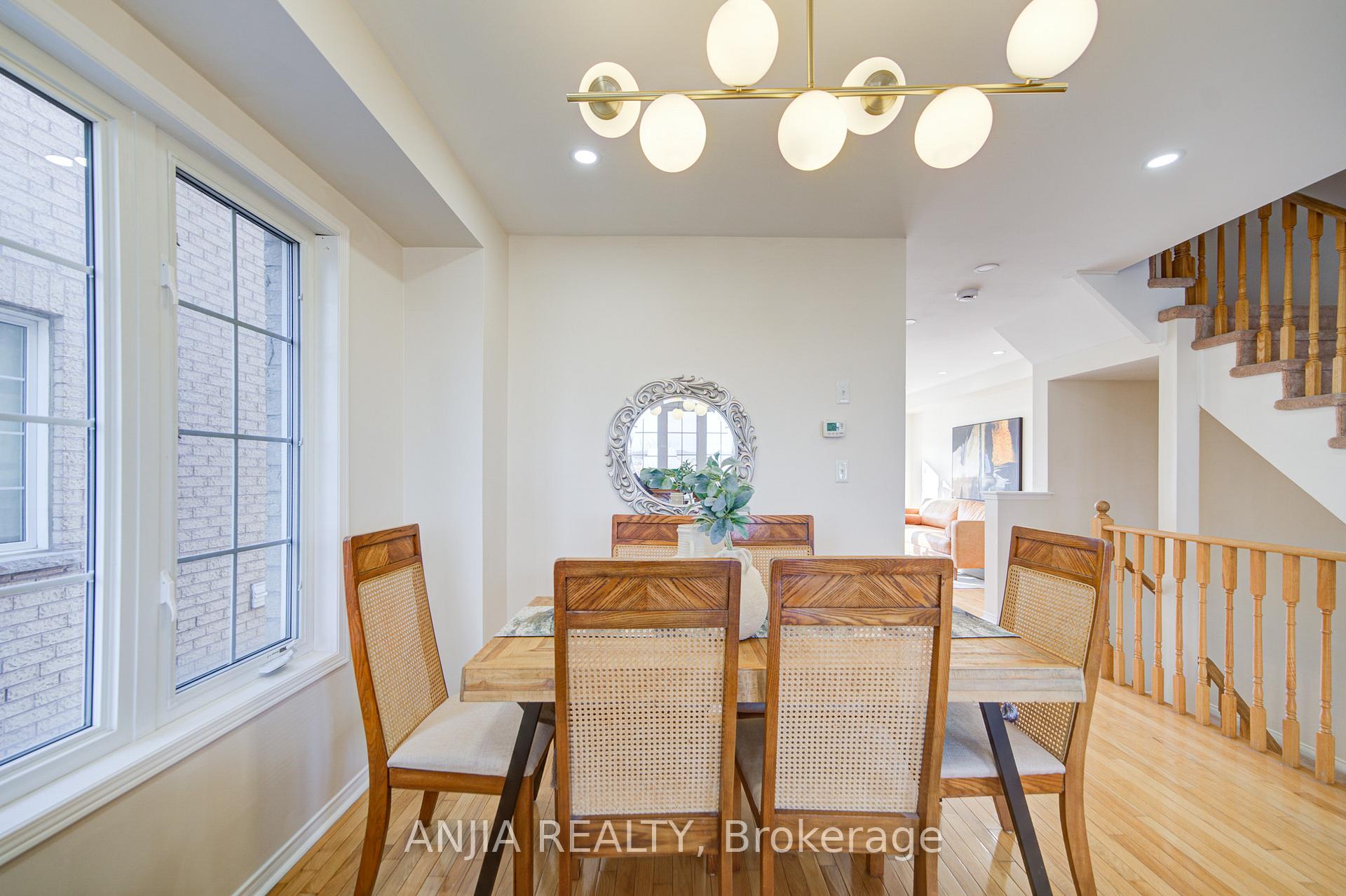 Photo 20 of 56 Old Oak Lane, Markham, Cornell — HOMEH
