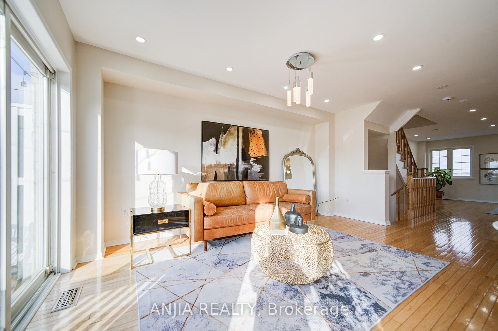 Photo 29 of 56 Old Oak Lane, Markham, Cornell — HOMEH