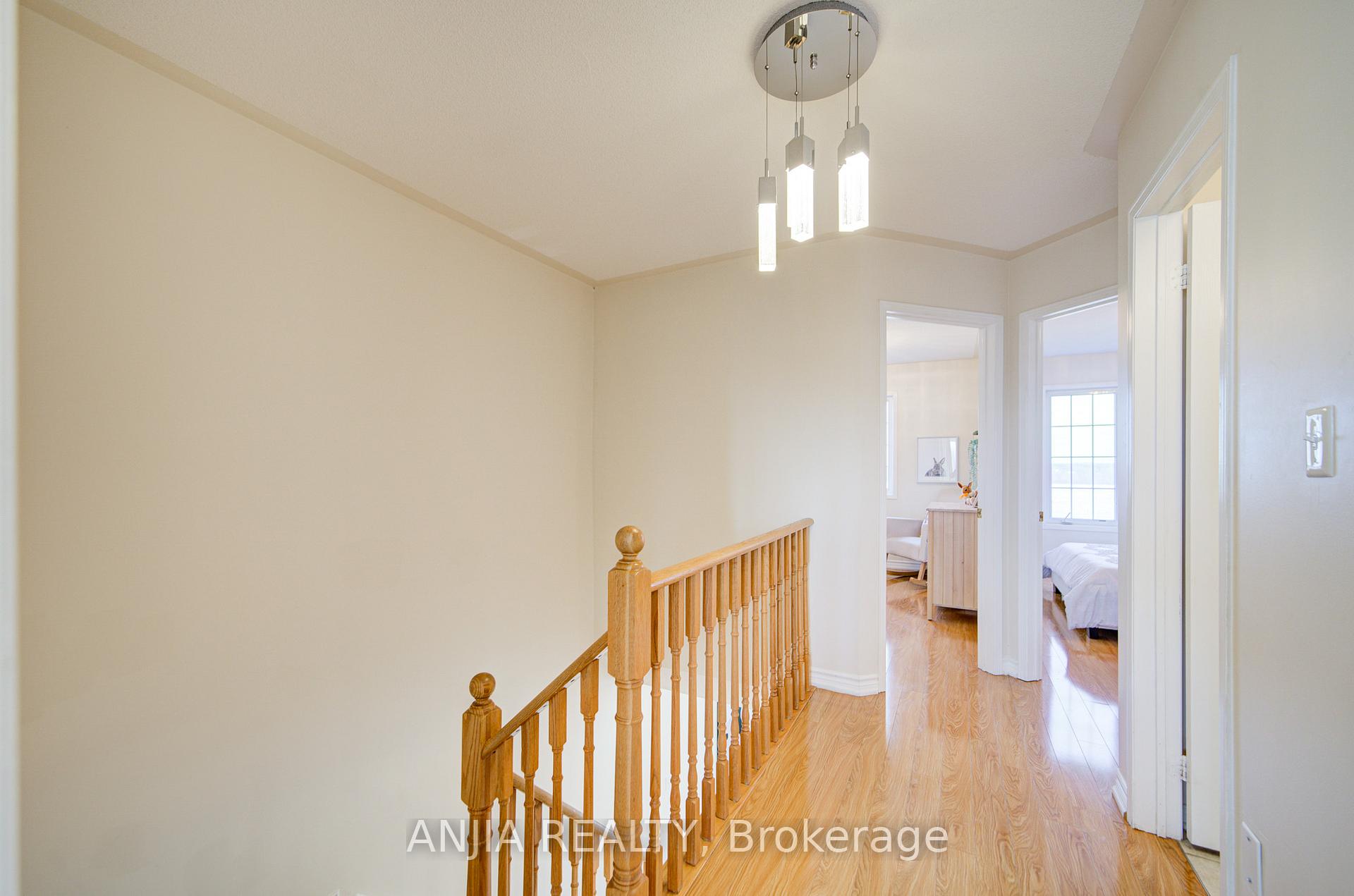 Photo 34 of 56 Old Oak Lane, Markham, Cornell — HOMEH