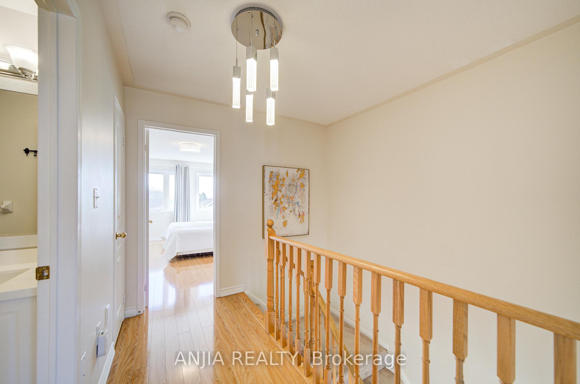 Photo 35 of 56 Old Oak Lane, Markham, Cornell — HOMEH