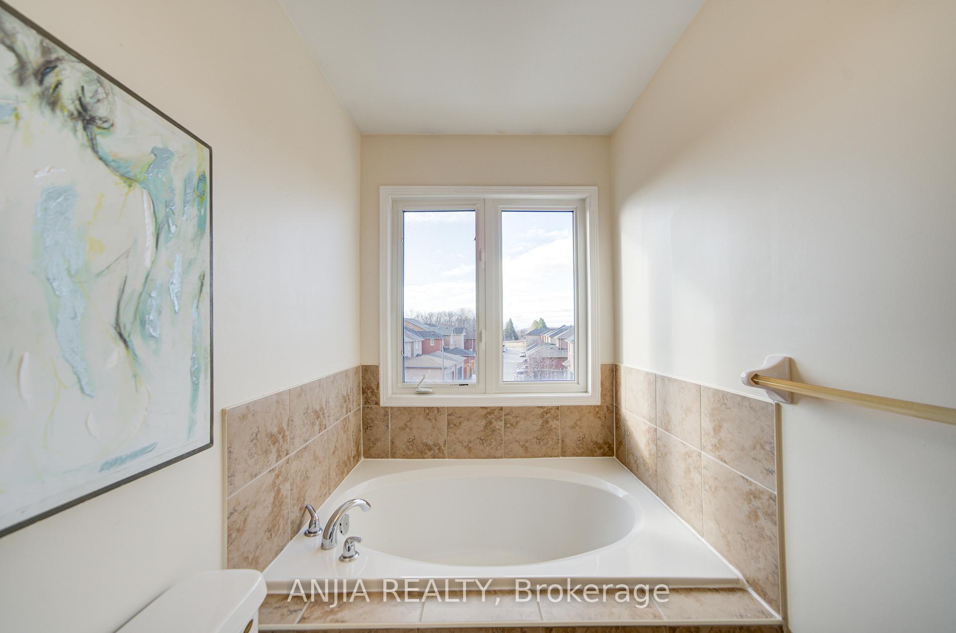 Photo 41 of 56 Old Oak Lane, Markham, Cornell — HOMEH
