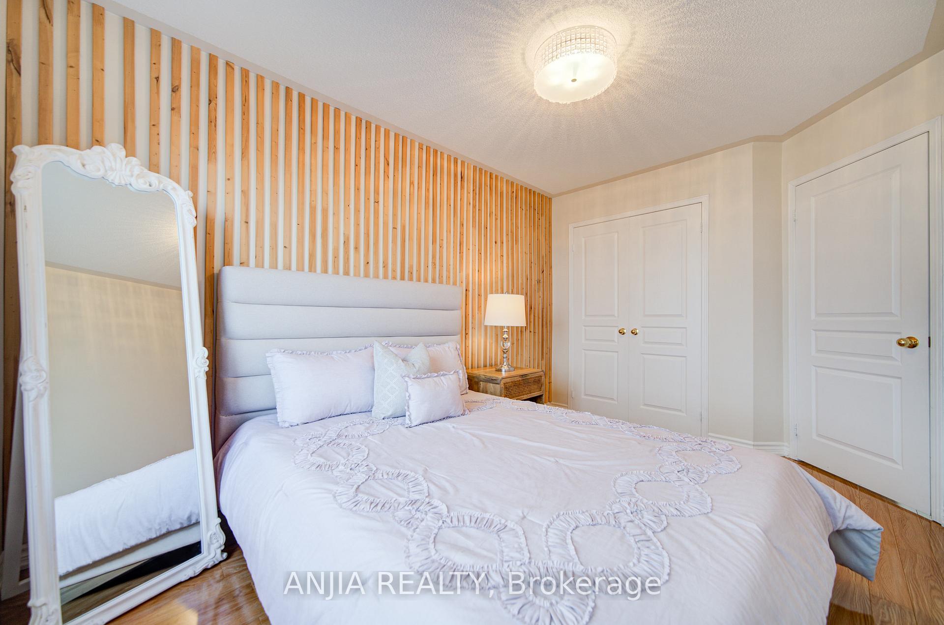 Photo 48 of 56 Old Oak Lane, Markham, Cornell — HOMEH