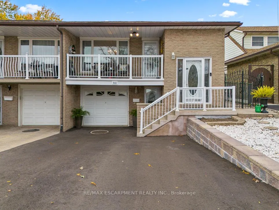Front of 941 Stainton Drive
